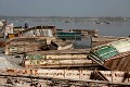  récolte de sel, lac rose, sénégal, afrique de l'ouest 